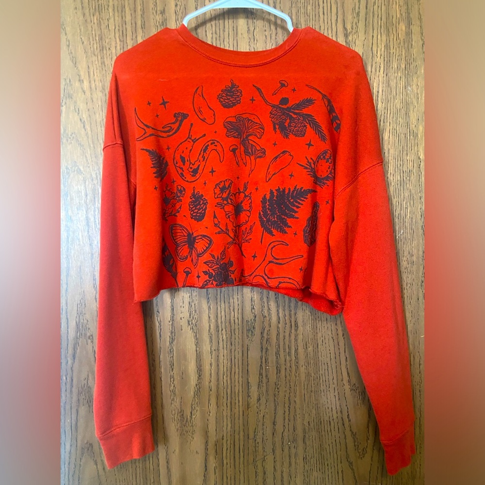 women’s nature crop sweater.